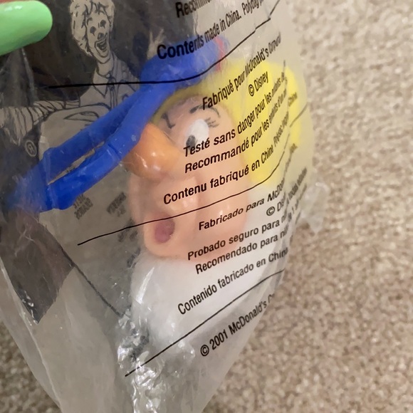 Sneezy Snow White & 7 dwarfs bag charm Disney - Picture 3 of 4